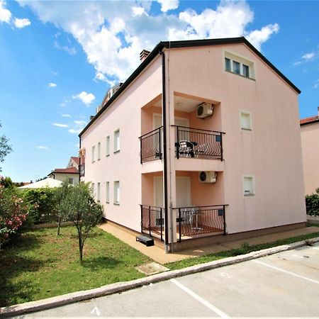 Apartment Mendikovic Poreč Exterior foto
