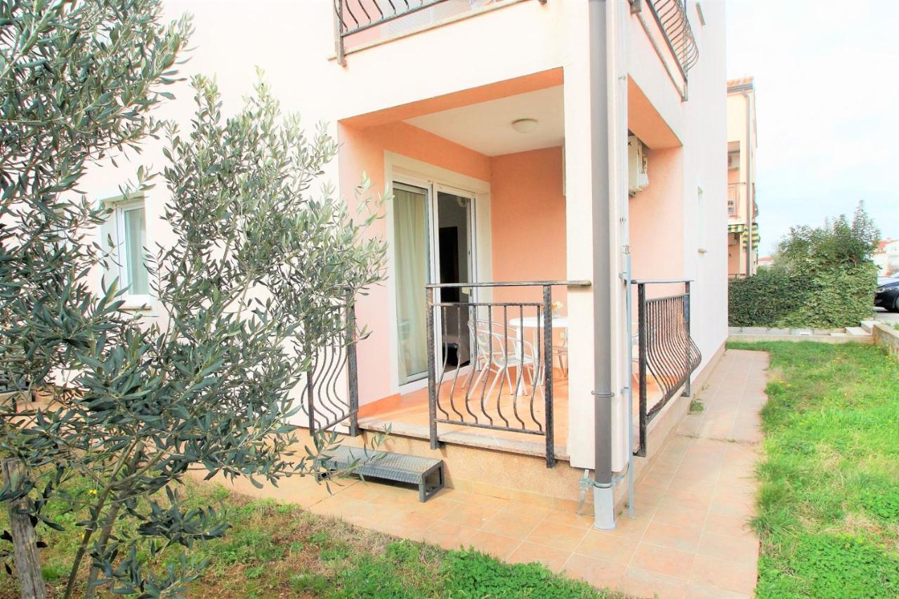 Apartment Mendikovic Poreč Exterior foto